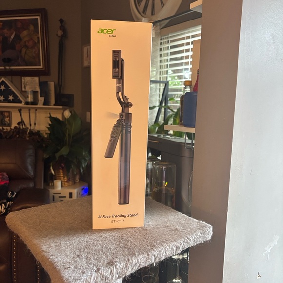 Acer Multi-Function Camera Stand with Remote - Picture 1 of 3